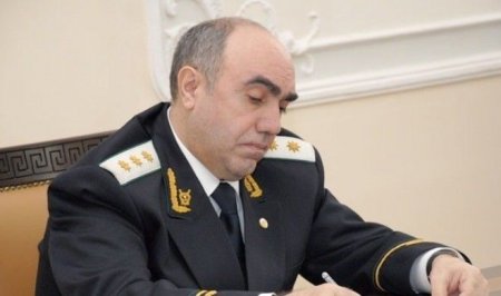 Baş prokuror Elvin Mirzəyevi vəzifədən azad etdi