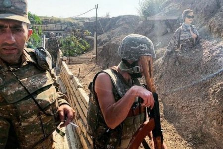 Ermənistan ordusu döyüş bölgəsində hərbçi çatışmazlığına görə manekenlərdən istifadə edir