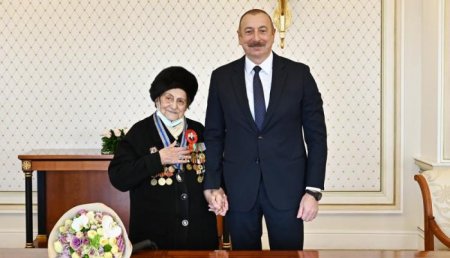 Prezident İlham Əliyev Fatma Səttarovaya “İstiqlal” ordenini təqdim edib - YENİLƏNİB