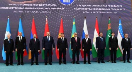 İlham Əliyev Astanada mühüm iclasda... - Foto