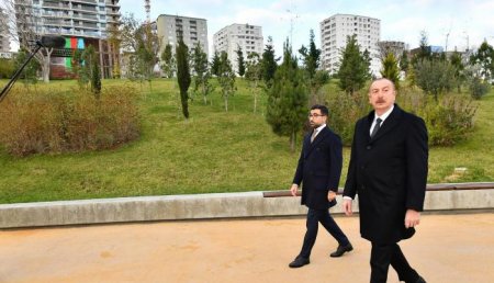 Prezident İlham Əliyev Bakıda Mərkəzi Parkın ikinci hissəsinin açılışında iştirak edib