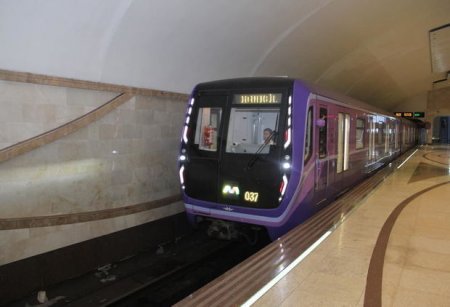 Bakı metrosunda daha iki yeni qatar xəttə buraxıldı