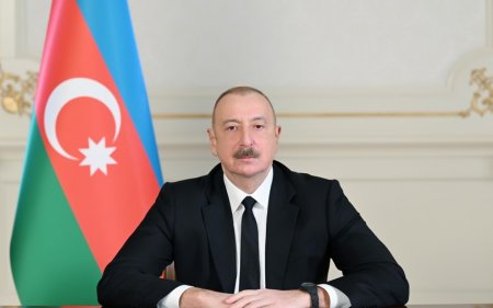 Bakıda plenar iclas keçirilir - Prezident iştirakçılara müraciət etdi