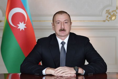 Prezident 8 fərman imzaladı