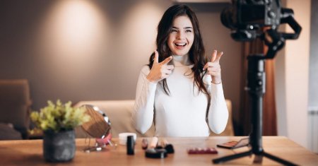 Bəzi gənclər niyə yaşlarından böyük görünməyə çalışırlar?