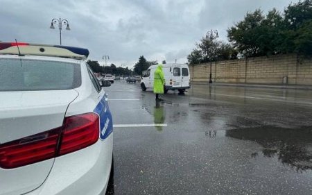Yağıntılı hava ilə bağlı sürücülərə müraciət edilib
