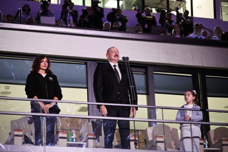 Prezident İlham Əliyev və Birinci xanım Mehriban Əliyeva Gəncədə III MDB Oyunlarının təntənəli açılış mərasimini izləyiblər (FOTO/VİDEO)