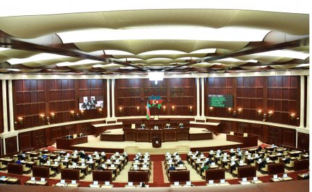 Deputatlar 13 məsələyə görə bu gün toplaşır - SİYAHI