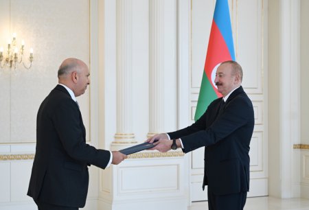Prezident İlham Əliyev Misirin ölkəmizdə yeni təyin olunmuş səfirinin etimadnaməsini qəbul edib