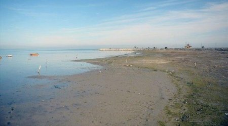 Xəzərin suyu çəkilir - Üzə çıxan ərazilərdə nəsə tikiləcək?