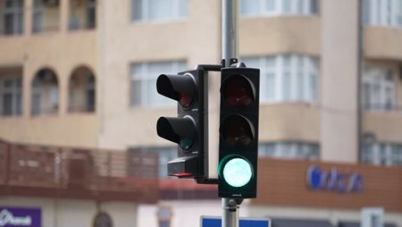 Bakıda adaptiv svetoforlar quraşdırıldı