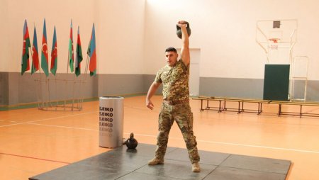 Azərbaycan Ordusunda daşqaldırma birinciliyi keçirilir - FOTO