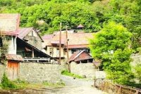 BOŞALAN KƏNDLƏR, DOLAN ŞƏHƏRLƏR: AZƏRBAYCAN SƏSSİZ İQTİSADİ TƏHLÜKƏ İLƏ ÜZ-ÜZƏ