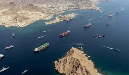 İran Rusiyanı Hörmüzdən keçid üçün rüsumdan azad etdi