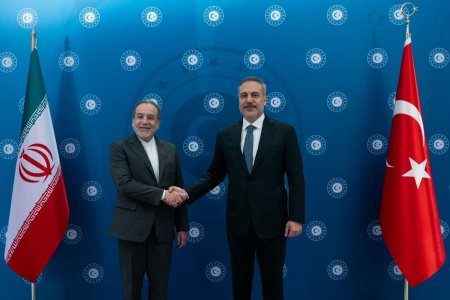 Türkiyə və İran XİN rəhbərləri atəşkəsi müzakirə edib