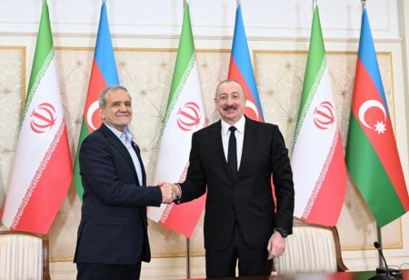 İlham Əliyev Pezeşkiana təşəkkür etdi
