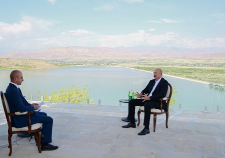 Prezident Azərbaycan Televiziyasına müsahibə verib