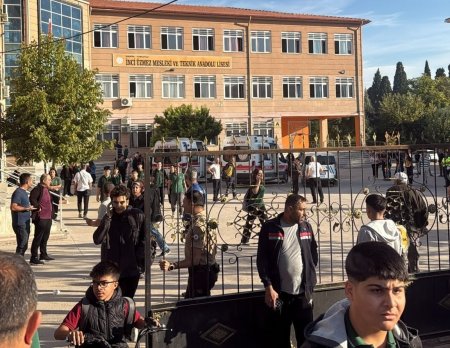 Türkiyədə liseyə hücum: yaralıların sayı 10-a çatdı