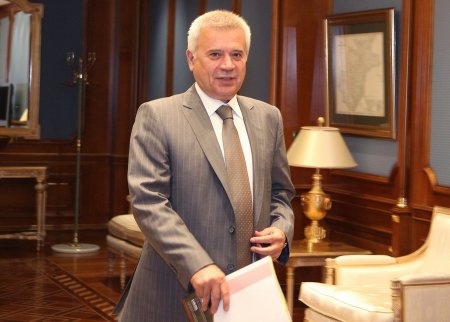 Azərbaycanlı biznesmen 106 milyard dividend götürüb