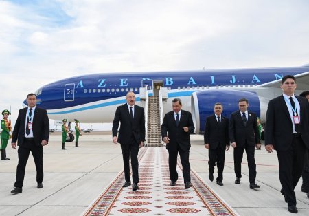 Prezident İlham Əliyev Türkmənistana işgüzar səfərə gəlib (FOTO/VİDEO)