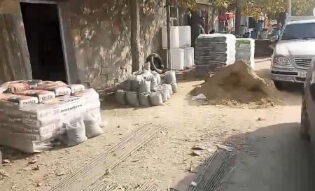 Mehdiabadda səkilər zəbt olunub, piyadalar yolda qalıb — jurnalistin çəkilişinə niyə maneçilik yaradıldı?