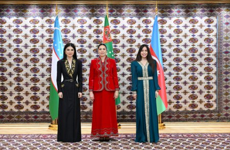 Aşqabadda Leyla Əliyevanın, Oğulcahan Atabayevanın və Saida Mirziyoyevanın üçtərəfli görüşü olub (FOTO)