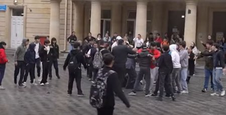 Məktəbdə jurnalistləri döyən şəxs boksçu imiş - FOTO
